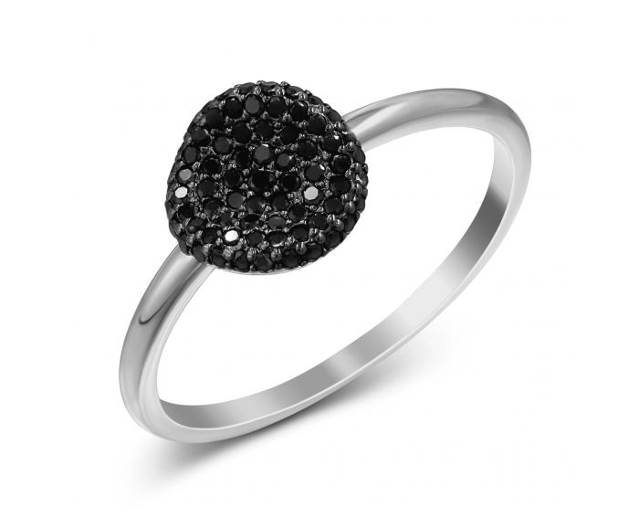 Ring with black diamonds