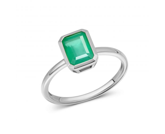 A ring with an emerald in white gold 1К034ДК-1745