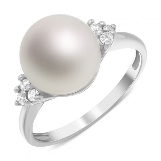 Ring with pearls and diamonds in white gold