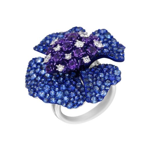 Flower ring with sapphires and diamonds in white gold