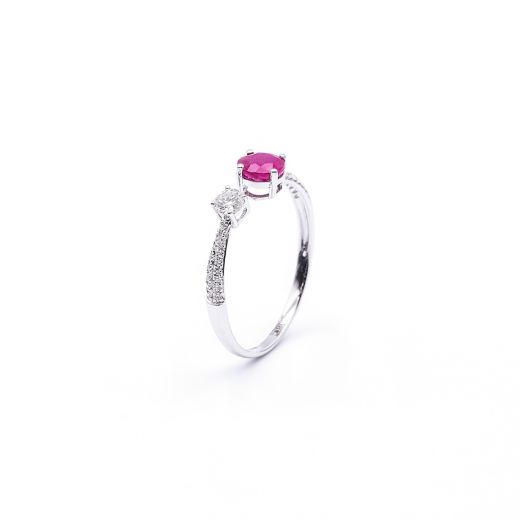 Ring with diamonds and ruby ​​on white gold 1-199 286