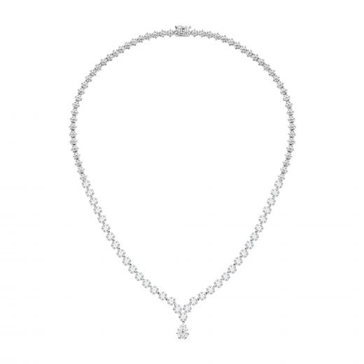 Necklace with diamonds in white gold 1-244 470