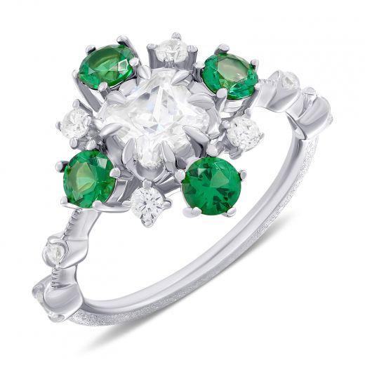 Ring with green cubic zirkonia