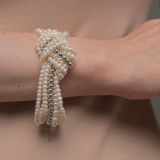 Bracelet massive with pearls