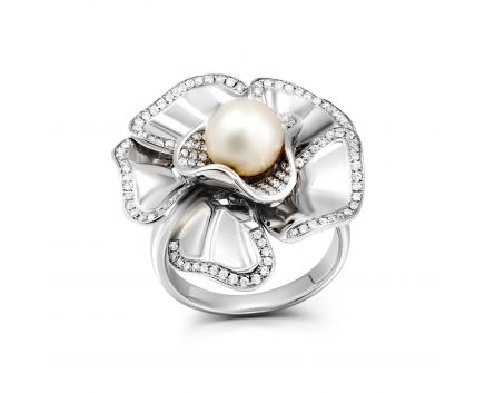 Ring Pearl in diamond circles