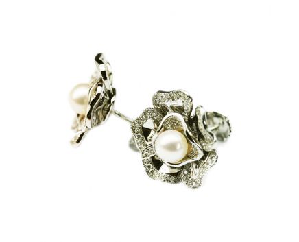 Earrings with diamonds and pearls in white gold 1-015 403