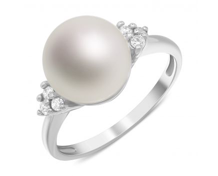 Ring with pearls and diamonds in white gold