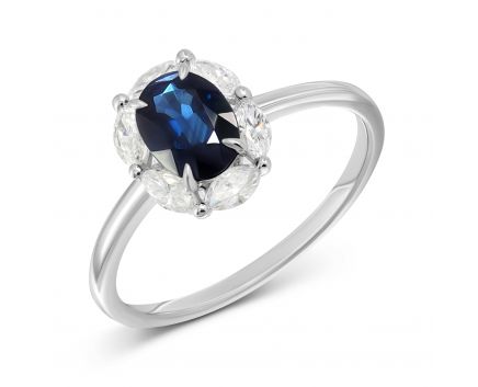 Ring with oval sapphire