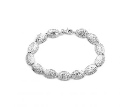 The bracelet is silver 3Б015-0001